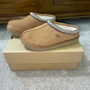 Ugg Tasman Slipper Kids size 3 Chestnut Color